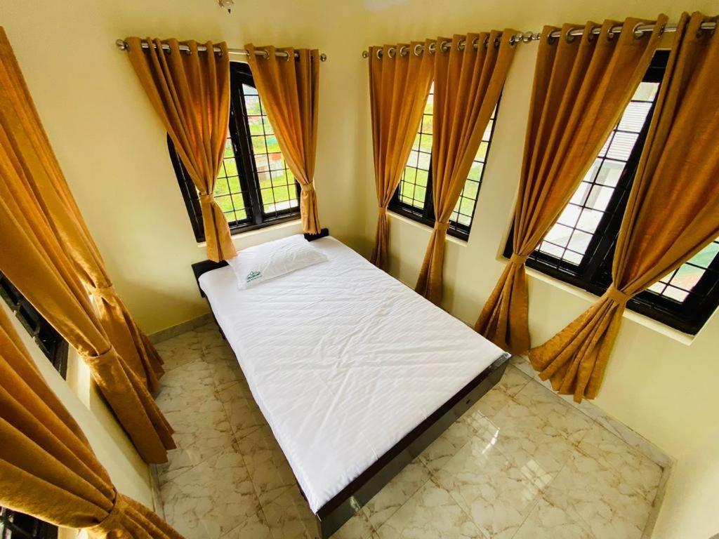 Bob Lesiure Ooty Exterior foto